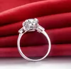 Klusterringar solida 925 Sterling Silver Romantic Propose Ring 2 02 CT Round Cut Diamond Engagement for Women233a