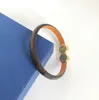 Luxe sieraden vrouwelijke lederen designerarmband met gouden hart merklogo op een high-end elegante modearmband vakantiecadeau 1293I