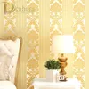 Luxe Beige Argent En Relief Texture 3D Rayé Damassé Papier Peint Rouleau Pour Mur Chambre Salon Décor À La Maison Papier Peint 210722