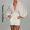 Mulheres Sexy White Pu Couro Bordado Saias Bonita Lace Up Cintura Alta Bodycon Mini Saias Festa Lápis Lápis Saias de Couro Escritório X0428