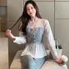 Talla grande Sólido Blanco Camisa de manga larga Moda Oficina Tops Estilo coreano Empalmado Gasa Mujer Blusa con cuello en v Camisa femenina 689G 210420