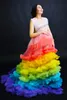 2022 Regenbogen-Abschlussballkleider, abgestufte Rüschen, Fotoshooting-Kleider, transparenter Tüll, V-Ausschnitt, ärmellose Umstandskleid-Roben