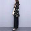夏の女性のファッションデジタルプリントシフォンブラウスルーズフィッティングドローストリングレースアップベルトワイドレッグパンツツーピースセットママスーツx0428