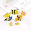 Cute Cartoon Zwierząt Odznaki HoneyBee Pins 8 sztuk / zestaw Śmieszne Złoto Posrebrzane Pszczoły Emalia Emalia Broszki Dla Dziewczyn Mała Biżuteria Prezent Torba Koszula Koszula Pin Akcesoria