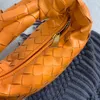 Luxurys Designer Cloud Hobo Bag Fashion Tote Handgemaakte geweven tassen Echte lederen schouderzak Lady Kruis Knoopt Handgreep Casua212i