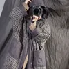 Johnature Höst Vinter Retro Patchwork Plaid Hooded Warm Lace Up Parkas Bekväm plusstorlek Kvinnor Lång kappa 210521