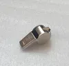 Factory Whilesale Iron Keychain Whistle Custom Basketball Sports Refere Whistle för att hjälpa rekvisita nya högfrekventa avskumma-prylar