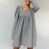 Svart Vit Plaid Kvinna Höst Casual Mini Dress Puff Sleeve Square Neck Elegant Ladies Vintage En Linje Kvinnor Klänningar 210514