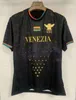 21 22 23 24 Venezia FC Voetbalshirts thuis Wit Derde Blauw 4e Rood 10# ARAMU 11# FORTE Venetië 2023 BUSIO 27# Voetbalshirts Adukt Kids Kit Uniformen lange mouwen