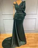 Elegant Hunter Green Mermaid Evening Dresses V Neck Golden Crystals Beaded Long Formal Event Gowns Lace Appliques Pleats Arabic Dubai Kaftan Party Prom Dress 2022