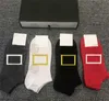Tasarımcılar Erkek Kadın Çorapları Beş Lüks Spor Kış Örgü Mektubu Baskılı Markalar Pamuklu Erkek Femal Çorap Kutulu Set Hediye İçin
