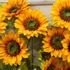 Dekoracyjne kwiaty wieńce 10 sztuk / zestaw sztuczny słonecznikowy jedwabny kwiat fałszywy bukiet roślin do ślubu domu dekoracji