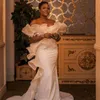 2022 robes de mariée sirène hors de l'épaule cou grande taille robes de mariée perlées volants balayage train satin robe De Novia