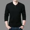 Mäns Tröjor 2021 Henley Neck Sweater Fashion V-Neck Warm Slim Pullover för män Höst Casual Long-Sleeve Homme Mens Knittwear