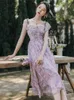 ビンテージミディピンクのドレス甘いかわいい花柄プリントパッチワークレーススクエアカラーノースリーブ夏のドレスパーティー210421