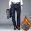 Calças de brim quente dos homens de inverno Moda de negócios estilo clássico preto denim reto lã grosso calças de marca masculina calças 211008