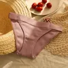 Kvinnors trosor sexiga kvinnor underkläder låg midja fast färg stickad bomullskvinna thong rosa underkläder femme280a