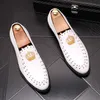 Luxury Royal Style Men Wedding Dress Shoes Handmade Embroidery Crow Pattern Exotic Designer Loafers Fashion Spring Autumn White Casual Flats Y159