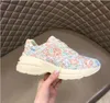 2021 المصممون أحذية الرفاهية متعددة الألوان Rhyton Women Men Sneakers المدربين عتيقة chaussures السيدات مصمم الأحذية غير الرسمي جودة أعلى الجودة مع حجم الصندوق 35-46