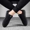 2021 Erkekler Koşu Ayakkabıları Siyah Kırmızı Gri Moda Erkek Eğitmenler Nefes Spor Sneakers Boyutu 39-44 QP