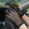 1 paire de nouveaux gants d'été femmes sexy dentelle maille noir gants de conduite anti-uv crème solaire doigt complet élégant dame gants de danse chaude Y0827
