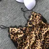 여성을위한 Qweek 실크 잠옷 Pijama Mujer Leopard Pajama는 여성 여름 레이스 섹시한 란제리 잠옷을 가슴 패드 210330으로 설정합니다.