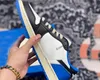 Top Kwaliteit Jumpman 1 OG 1S Lage Heren Basketbalschoenen Fragment Wit blauw Lychee Huid Met North Carolina Suede Womens