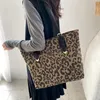 Sacos de noite Cheetah Print Tote Ombro Para Mulheres 2022 Tendência Luxo Moda Alta Qualidade Marca Grande Designer Bolsas Femininas