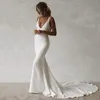 Abiti da sposa sexy a sirena Boho con scollo a V aperto sul retro Abito da sposa elastico Semplice strascico lungo Bottoni Abito da sposa 20214534939