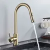 Quyanre Brushed Gold Kitchen Faucet Pull Out Kitchen Sink Water Tap Single Handle Mixer Tap 360 Rotation Kitchen Shower Faucet 211108