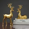 Northeuins Resin 1 stks Golden Deer Figurines voor Interieur Nordic Dierlijke Standbeelden Trinkets Sculptuur Woondecoratie Accessoires 210929