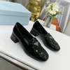 Prado Shoes Ladies Top-Quality Loafers Designer Shoes女性ボートシューズレザーラウンドトーカジュアルシューズオールマッチトリコロールホワイトブラックブラウンサイズ35-40 MT88 PF2E