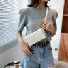 Diseño de tejido PU Cuero Pequeño Paquetes de Fanny para Mujeres 2021 Moda de verano Damas Bolsa de cintura de cintura para niñas Bolsos de bolsas de hombros