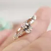 Anéis de casamento 2021 Cristal oval elegante de prata para mulheres anel de noivado geometria de zircão de jóias femininas presente