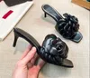 2021 Designer Damen Sandale Edition Flache Rutsche Lederblütenblätter Realistische 3D Rose Hight Sandalen Sexy Damen Sommer Hausschuhe Gute Qualität