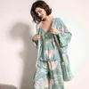 Хлопок вискозные дамы трех цельные пижамы набор женщин весна и осень удобный мягкий домашний костюм одежда с брюками Pajamas набор 21112