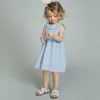 Little Maven新しい夏の子供ライトブルーの縞模様のターンダウン刺繍の女の子2-7yrs半袖コットン編まれたスモックドレス210329