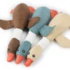 Cartoon Wild Goose Peluche Giocattoli per cani Resistenza al morso Suono stridulo Giocattolo per animali domestici per la pulizia dei denti Cuccioli di cane Forniture da masticare YFAX3148