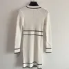 2021 Sommer Casual Kleider Pullover Skir Zwei Stücke Rock Kurzen Ärmeln Gestrickte Tuch Luxus Designer Kleidung Causual Wear Stricken Kleidung