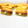 10 adet / takım Mini Simülasyon Gıda Hamburger Bebek Mutfak Oyuncaklar için Oyna Pretend Dollhouse Minyatürleri Klasik Charms DIY Dekorasyon