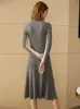 Minimalismo inverno vestido feminino moda Causal Oneeck Slim Fit Ratchawork Calf-Comprimento Sweater para as mulheres 12040441 210527