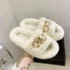 2021 New Fashion Outdoor Slippers Fashionable Furry Shoes Winter Cotton Slipper Women's Plush Warm Winter Indoors Slides Black H1122