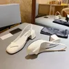 봄과 여름 여성 패션 섹시한 단어 Baotou 샌들 고품질 디자이너 캐주얼 신발 드레스 신발 크기 35-40 상자