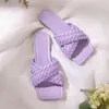 2021 Summer Weave Dign Cross Upper Women Slipper Fashion Open to Flat Sandal Tinta unita Street Casual Home Sho