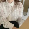 Korejpaa Femmes Chemises D'été Français Doux Tempérament Col Rond Dentelle Creux Crochet Lâche Manches Bouffantes Crème Solaire Blouses 210526