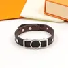 Hollow Letter Läderband Charm Armband med Box Titanium Stål Trendiga Smycken Seiko Elegant Personlighet Armband