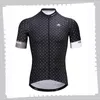 Fietsen Jersey Pro Team Merida Mens Zomer Sneldrogend Sport Uniform Mountainbike Shirts Road Fiets Tops Racing Kleding Outdoor Sportswear Y21041251