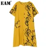 [EAM] Vestido estampado de letras amarillas para mujer Cuello redondo asimétrico Manga corta Corte holgado Moda Primavera Verano 1DD7139 210512