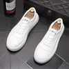 Luxe Designer Low Top Mannen Trouwjurk Party Schoenen Licht Comfort Lace-up Walking Flats Loafers Fashion Classic White Outdoor Casual Sneakers