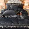 Bedding Sets Luxury European Super Soft Coral Fleece Warm Cozy Embroidery Set Velvet Quilt Cover Comforter Blanket Pillowcases